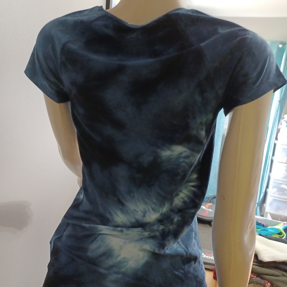 VOGO Athletica Tie Dye T-shirt - Picture 3 of 5